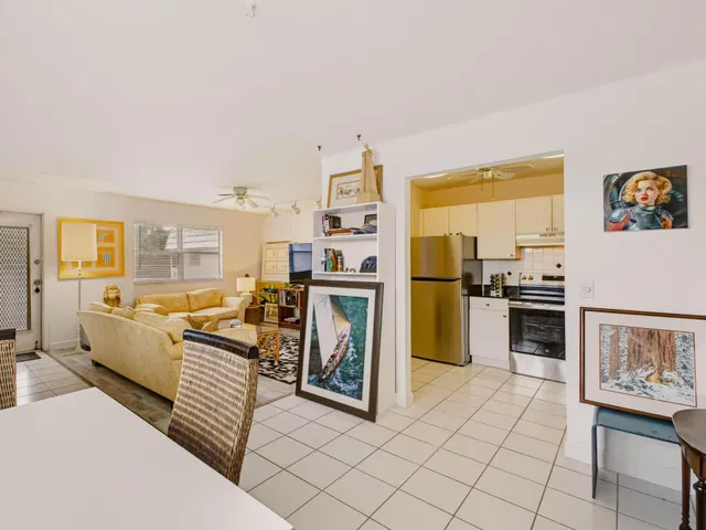 Residence photo 10