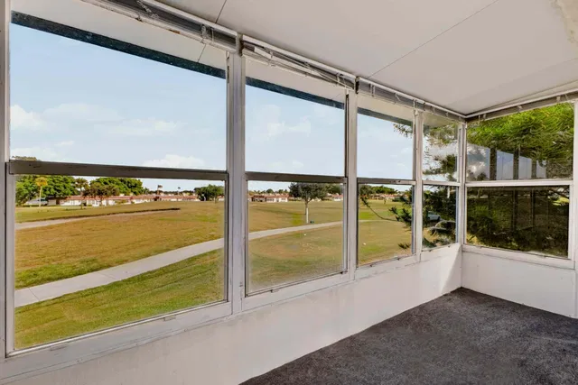 Residence photo 15