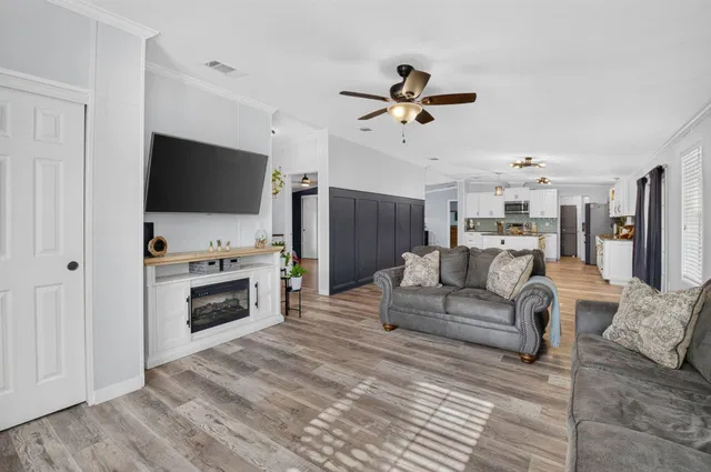 Residence photo 17