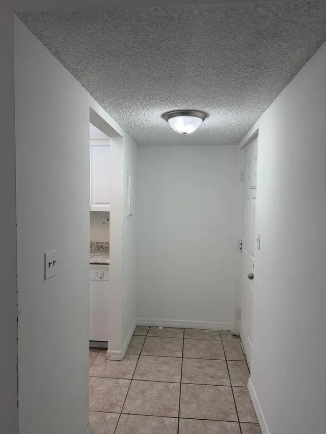 Unit 307 photo 3
