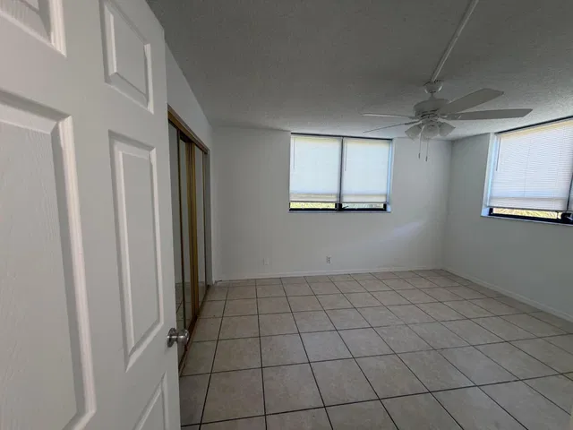 Unit 307 photo 10