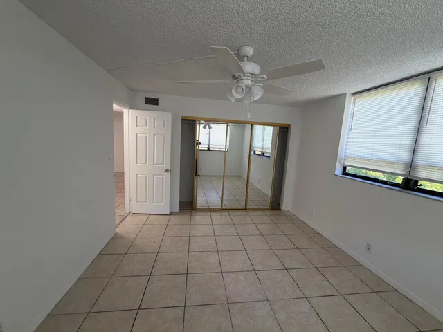 Unit 307 photo 11