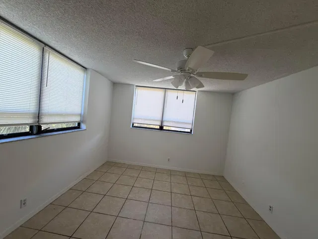 Unit 307 photo 12