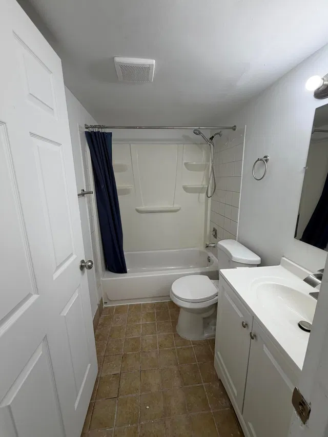 Unit 307 photo 15