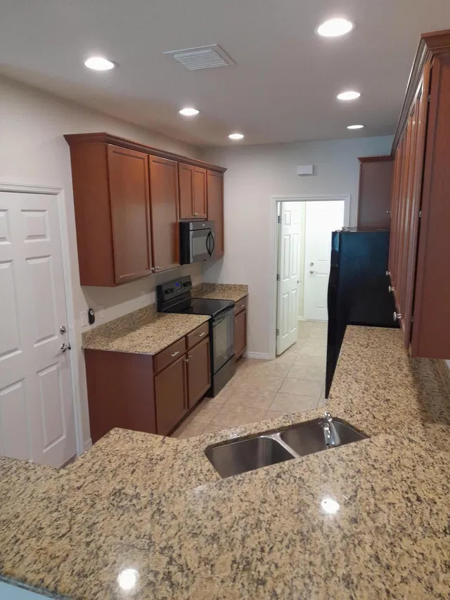 Residence photo 2