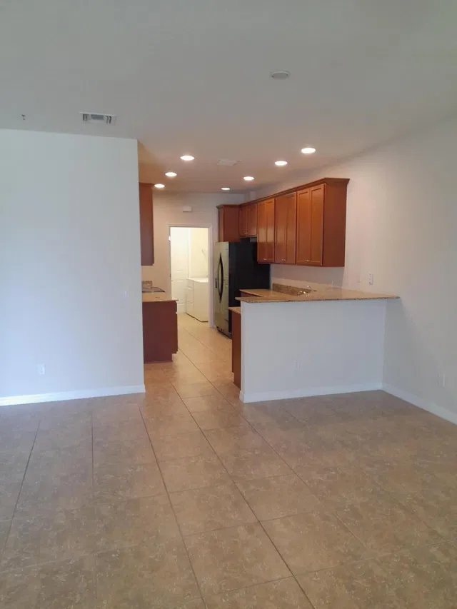 Residence photo 3