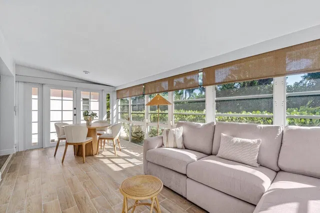 SoSo West Palm Beach Residence photo 5