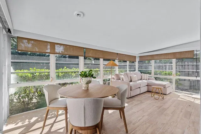 SoSo West Palm Beach Residence photo 6
