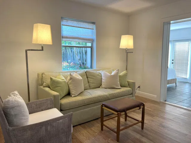 SoSo West Palm Beach Residence photo 9