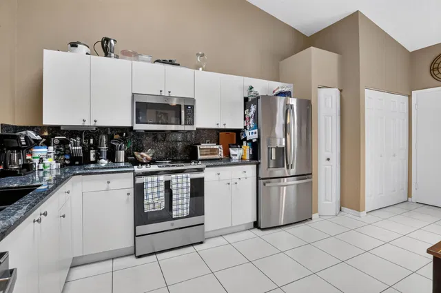 Residence photo 12