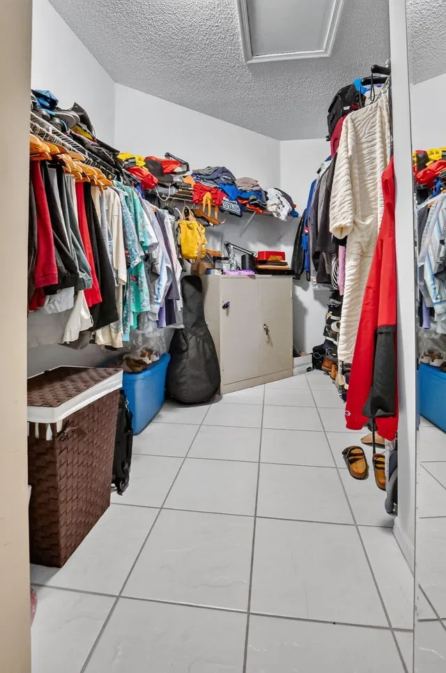 Residence photo 19