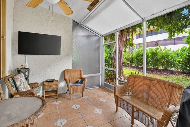 Residence photo 20