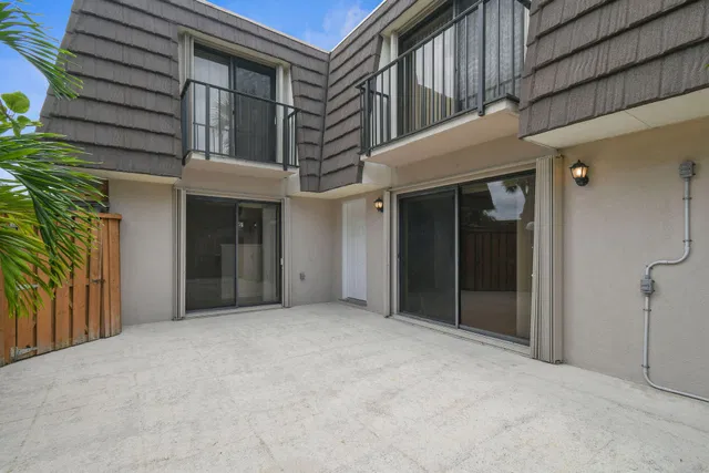 Residence photo 5