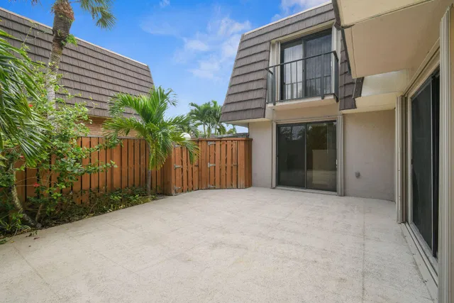 Residence photo 6
