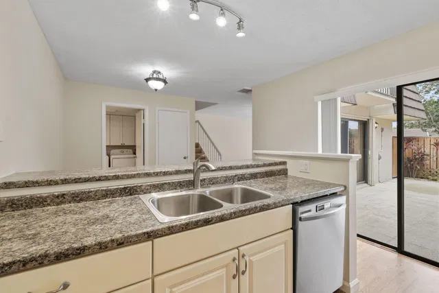Residence photo 21