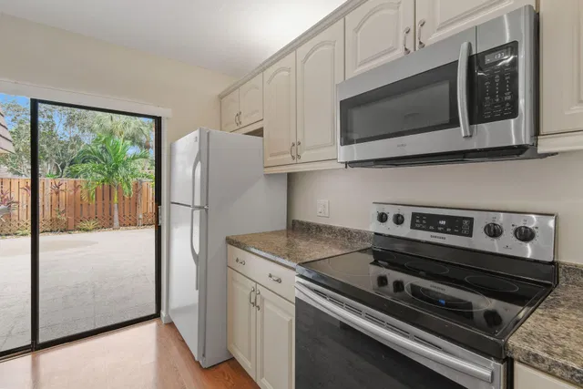 Residence photo 22