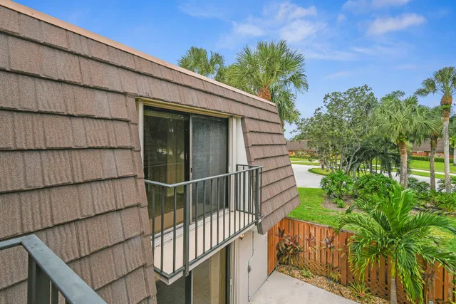 Residence photo 45