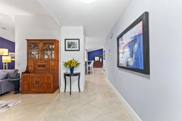 Residence photo 5