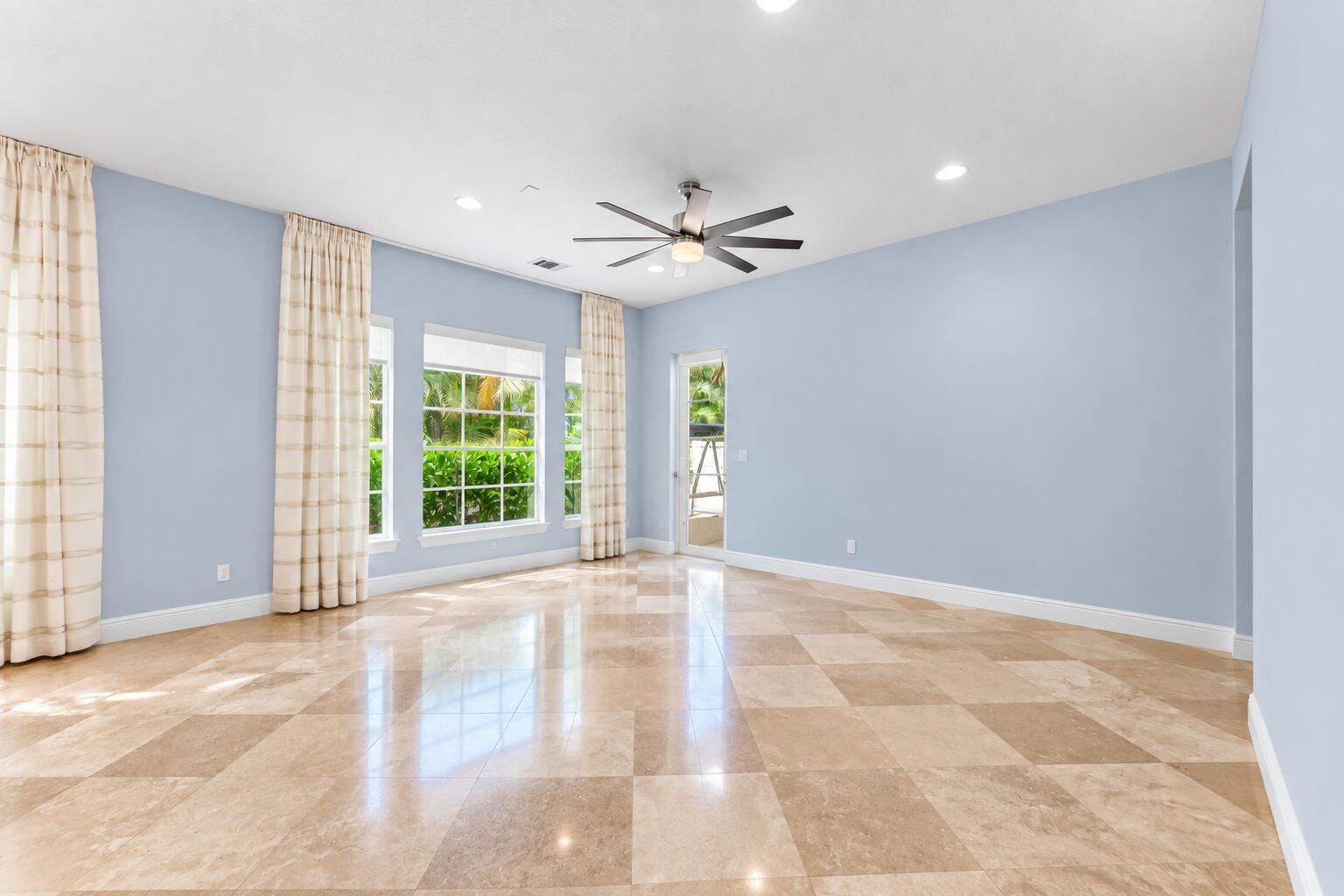 Residence photo 17