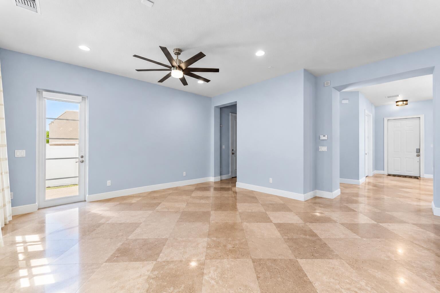 Residence photo 18
