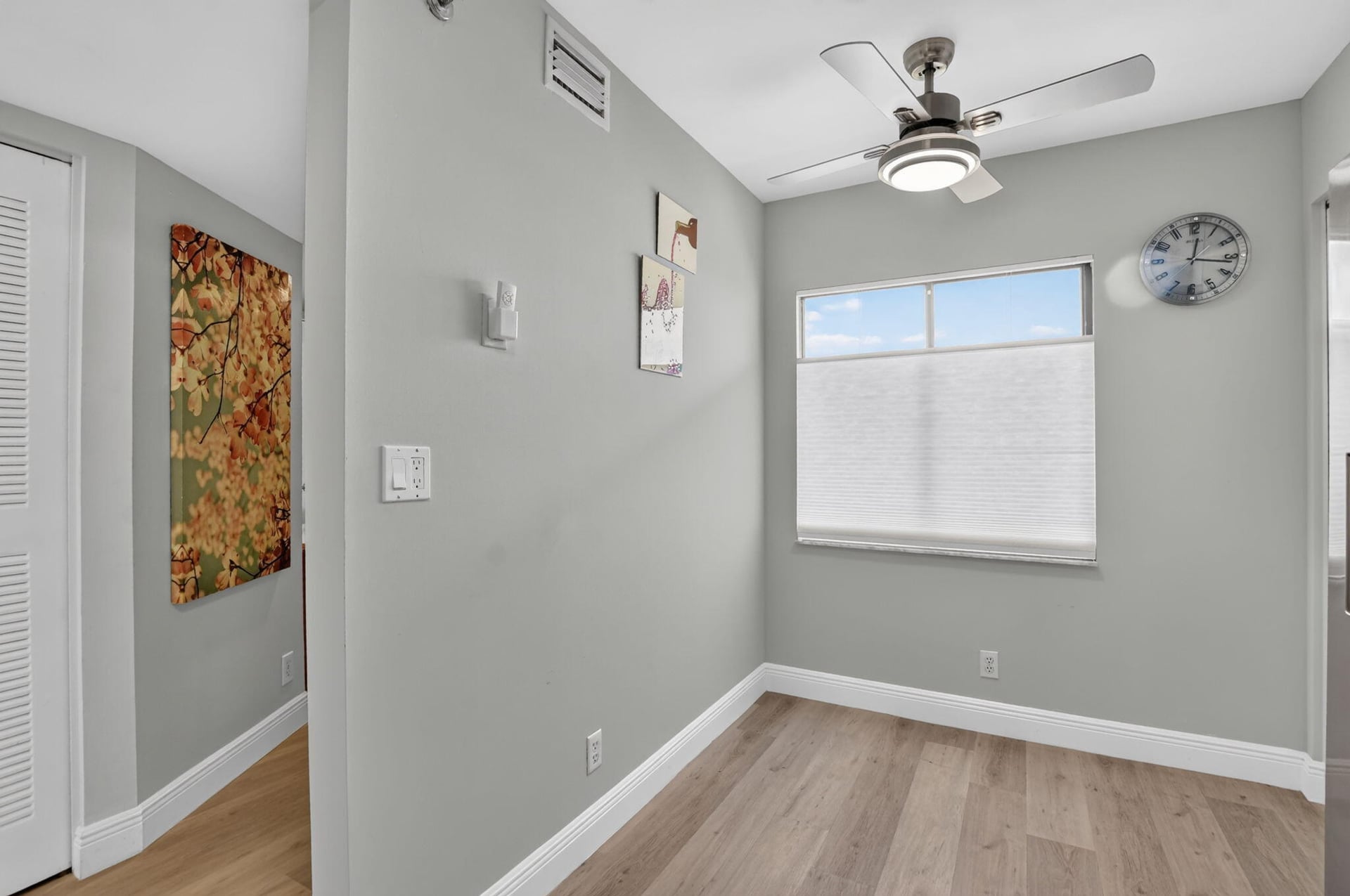 Unit 807 photo 17