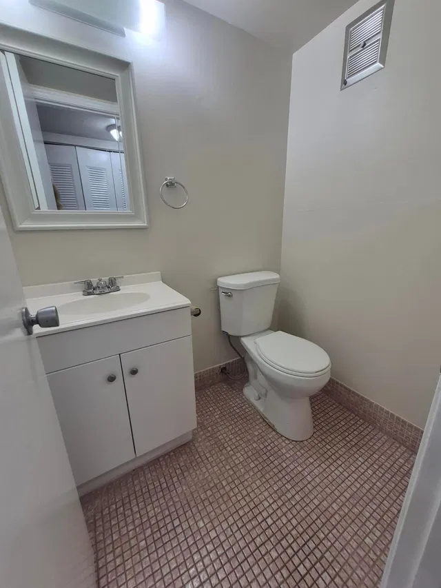  Unit 132 photo 4
