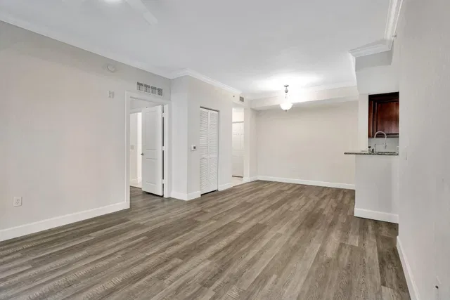 Unit 2124 photo 4