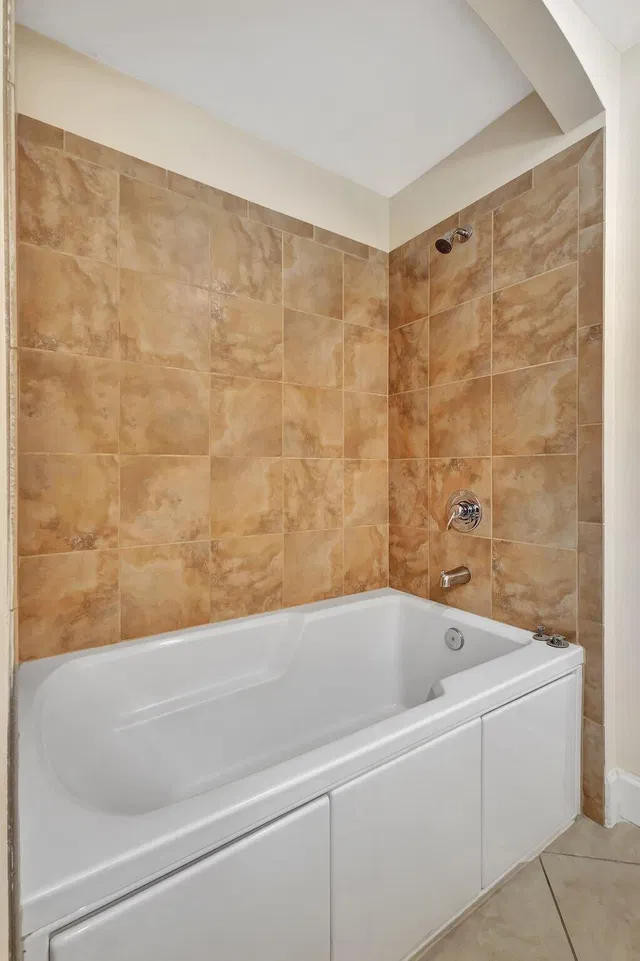  Unit 2124 photo 11