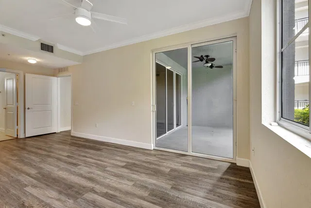  Unit 2124 photo 17