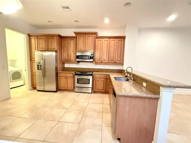 Residence photo 9