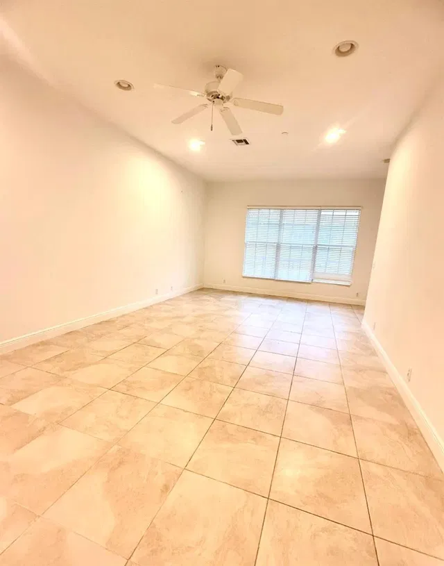 Residence photo 14