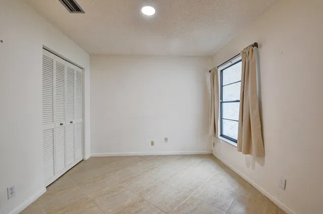  Residence photo 18