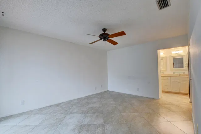  Residence photo 21