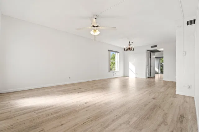  Residence photo 5