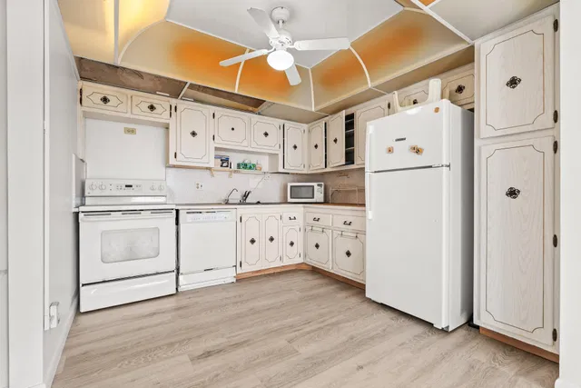  Residence photo 12