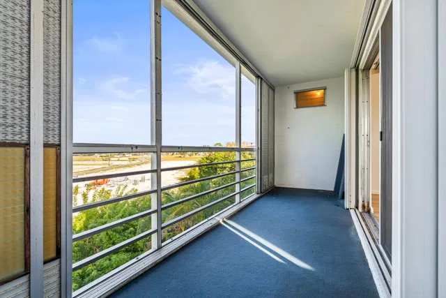  Residence photo 28