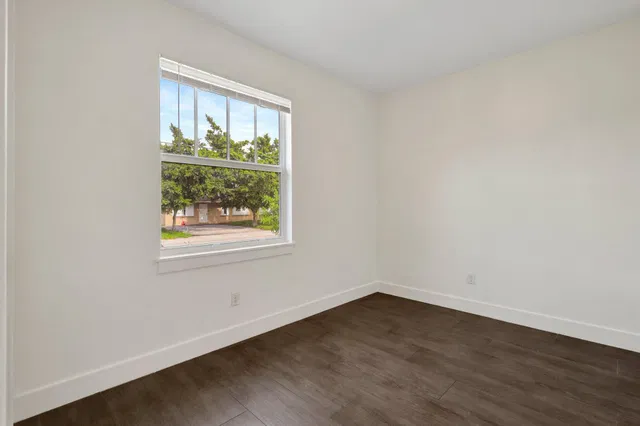  Residence photo 13