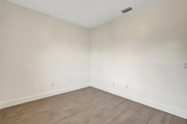  Residence photo 14