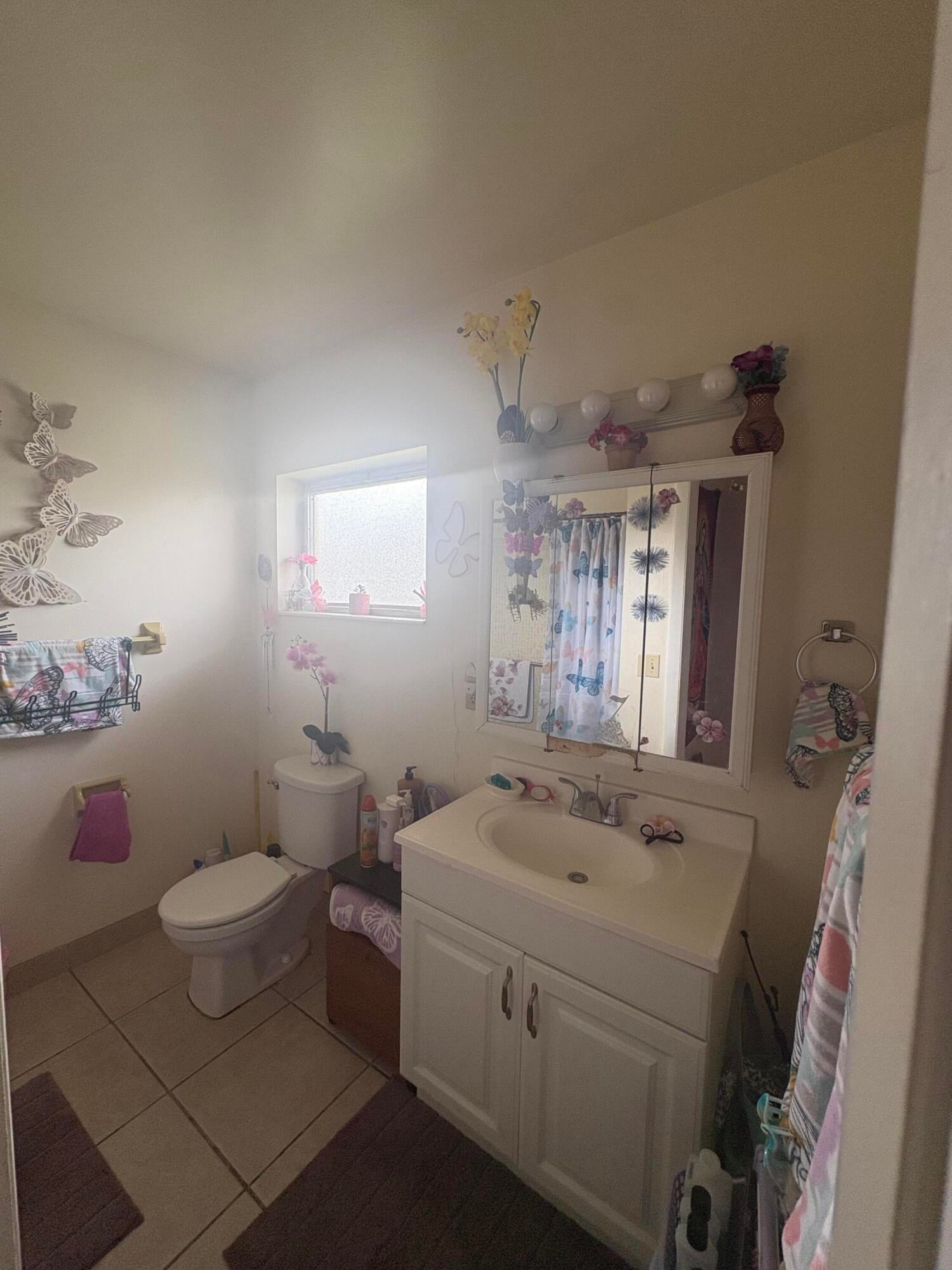 Unit C photo 3