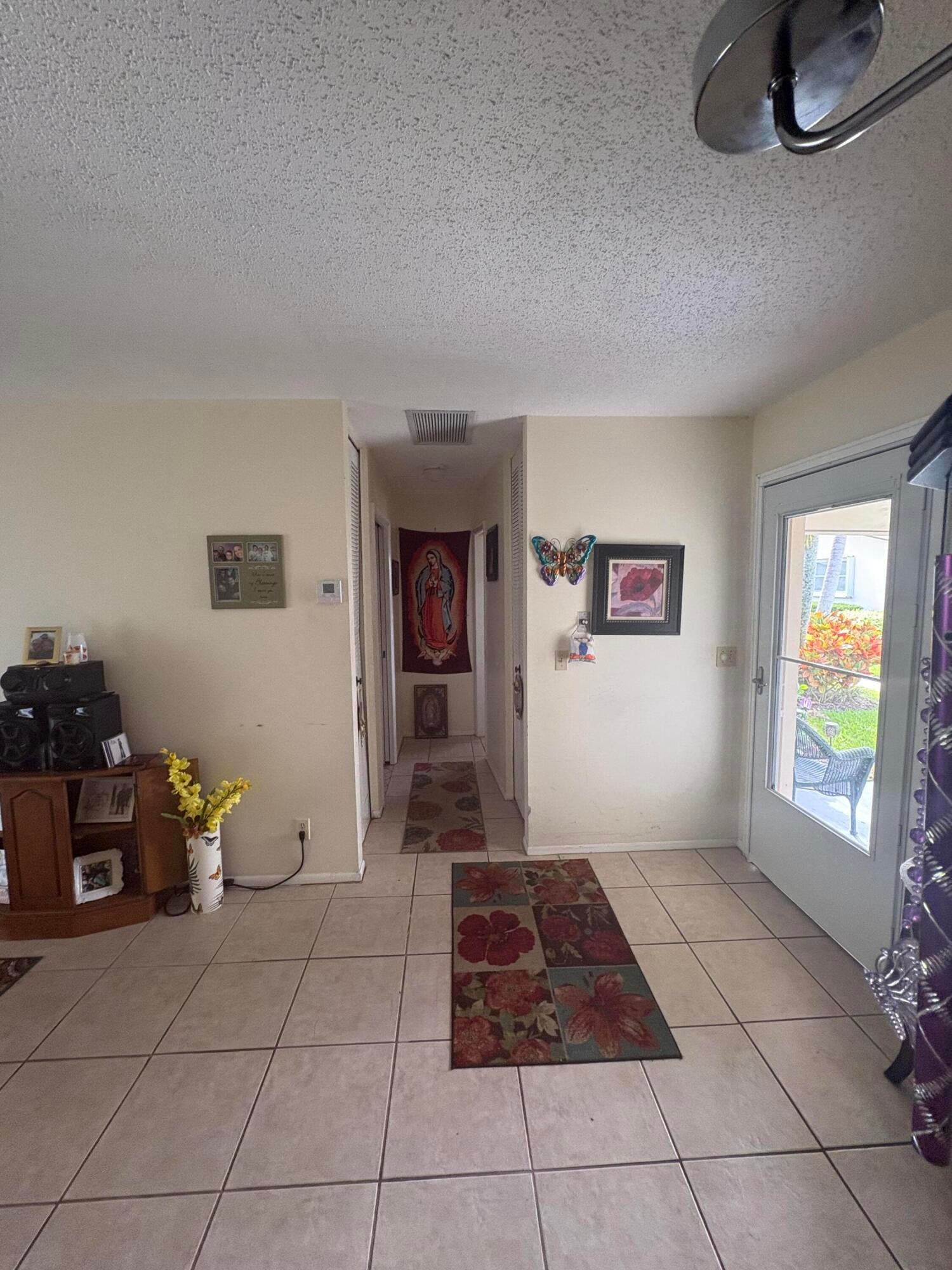 Unit C photo 7