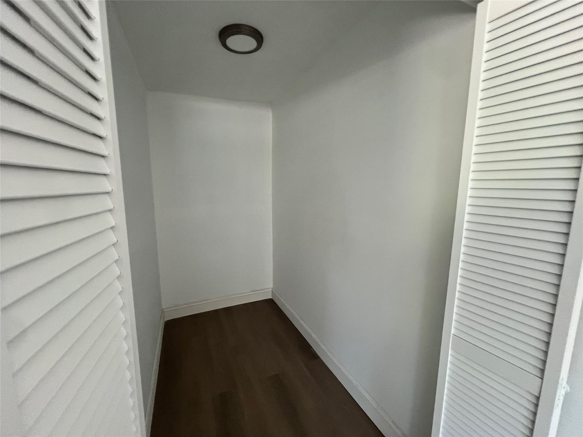 Unit B photo 13