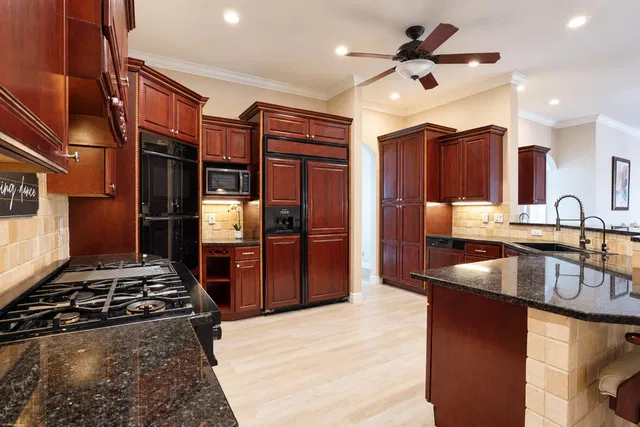 Residence photo 19