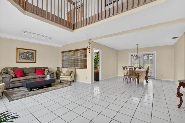 Residence photo 10