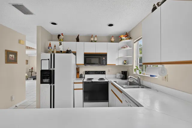 Residence photo 16
