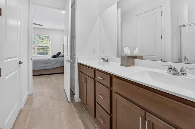 Residence photo 26