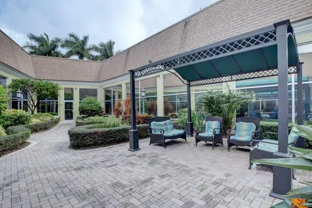 Residence photo 18