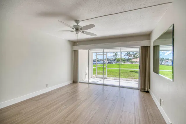 Unit 115 photo 6