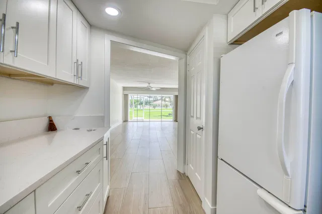 Unit 115 photo 12