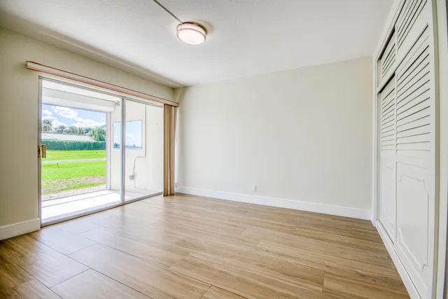 Unit 115 photo 15