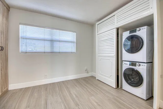Unit 115 photo 18